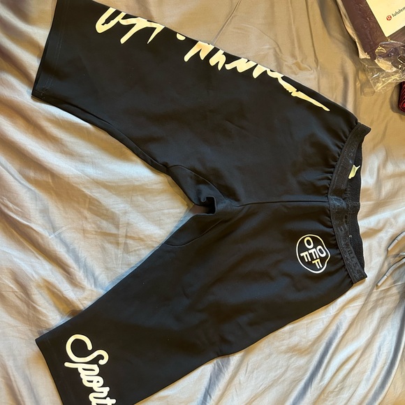 Off-white capris - Picture 2 of 6